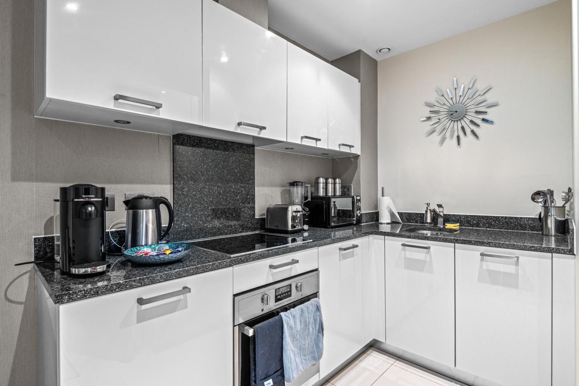 Londwell, Chelsea Living, Central Flat With Balcony ลอนดอน ภายนอก รูปภาพ