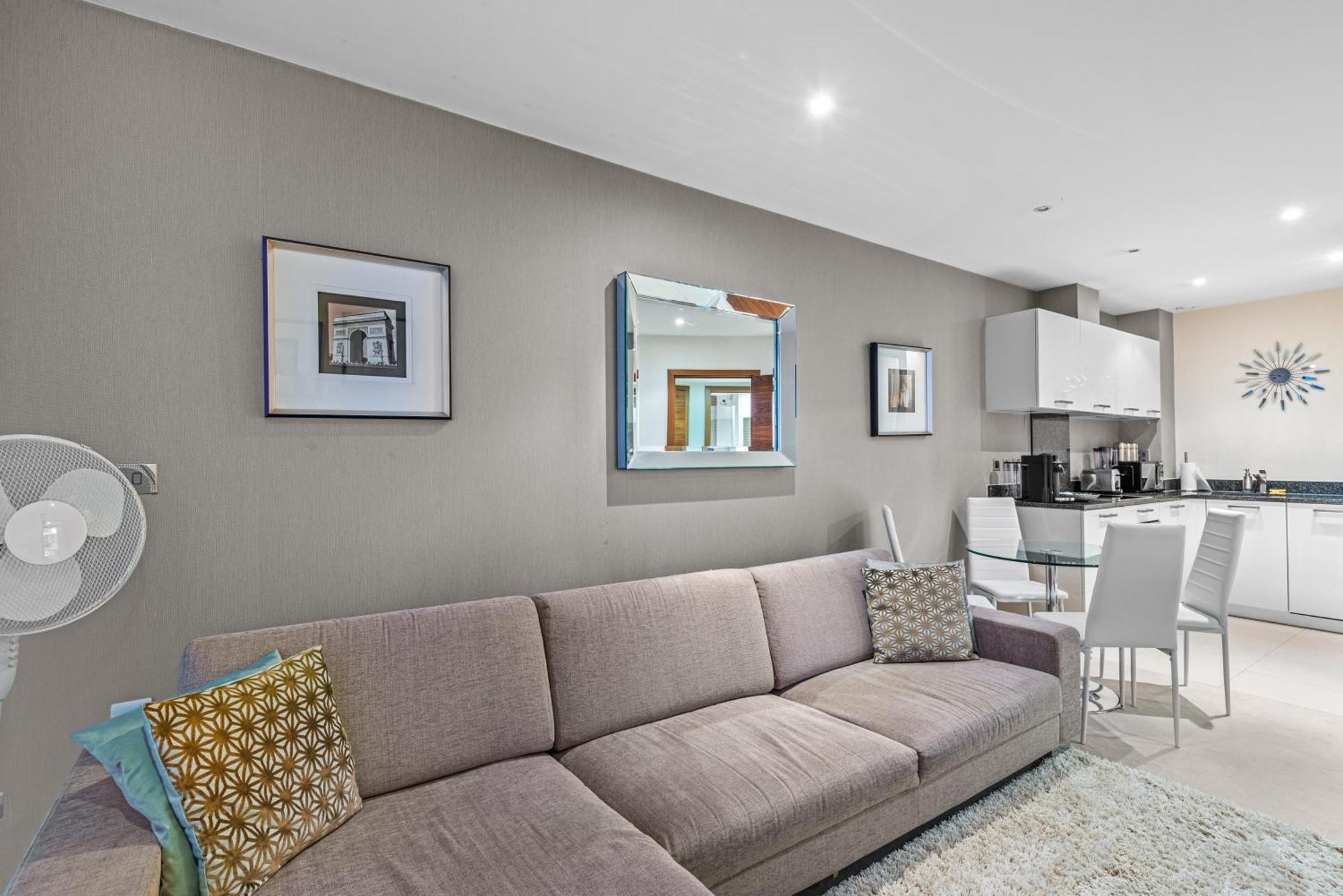 Londwell, Chelsea Living, Central Flat With Balcony ลอนดอน ภายนอก รูปภาพ